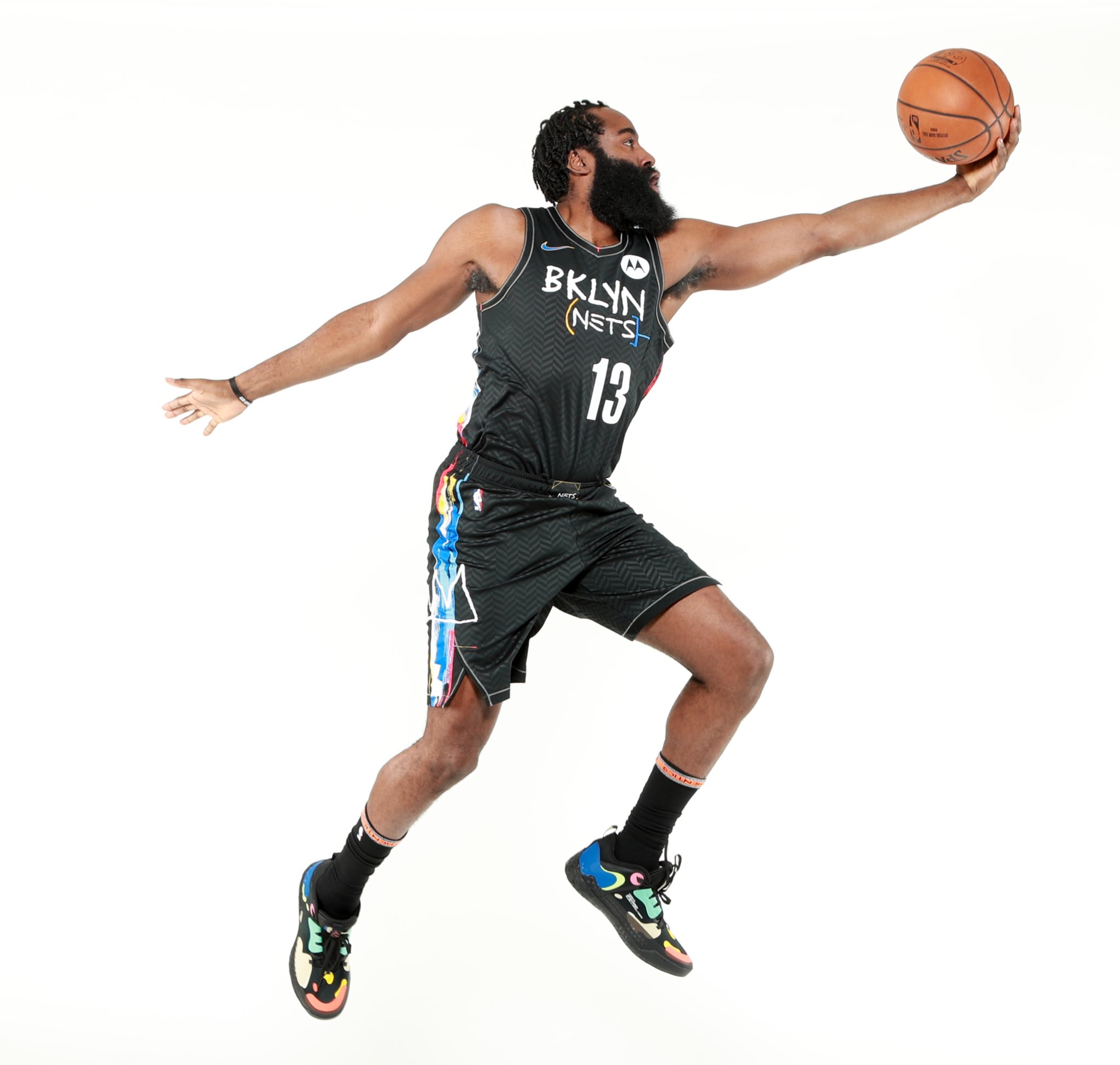 安哥拉门将马克斯在非洲杯前充满信心梦想着期待已久的首次亮相（非洲杯在即，安哥拉门将马克斯信心十足，盼迎梦寐以求的首秀）