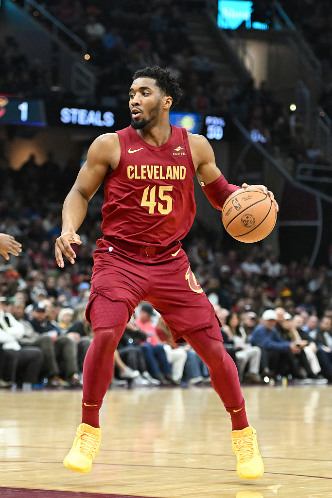 翻修球场，“连滚带爬”为的是“从从容容”（修缮球场：当下的“连滚带爬”，只为明日的“从容不迫”）