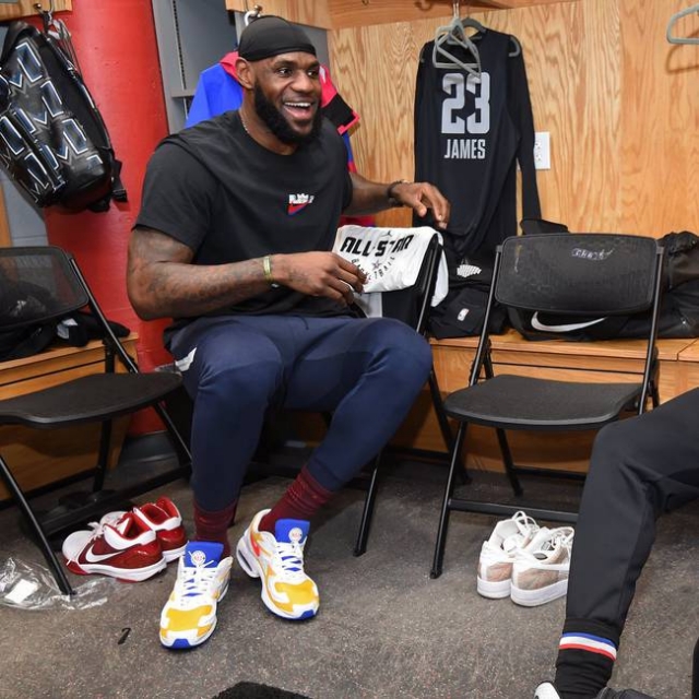 斯基拉：曼奇尼已与萨德签约1+2年，续约后年薪800万欧（斯基拉：曼奇尼加盟萨德签1+2合同，续约年薪达800万欧元）