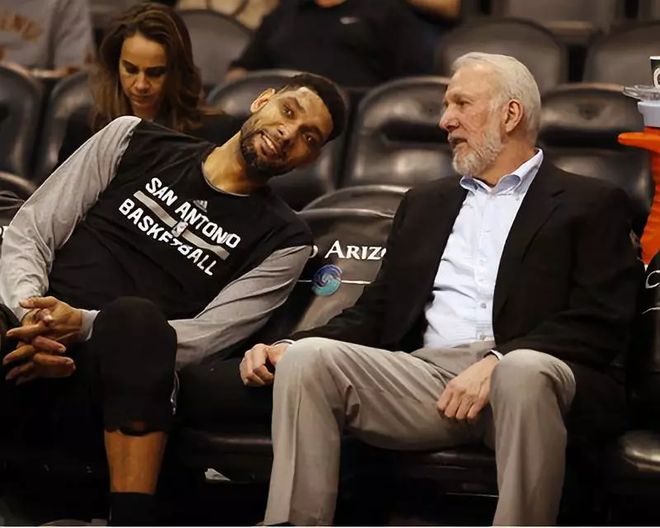 热议海港输球：古斯塔沃停赛影响大；亚冠已是舆论负担（海港告负引热议：古斯塔沃停赛影响显著，亚冠成舆论包袱）